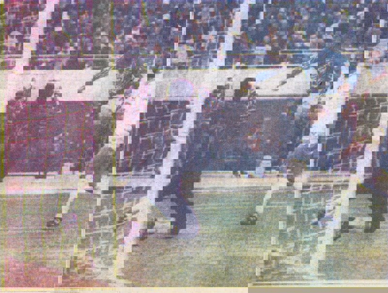 1976072