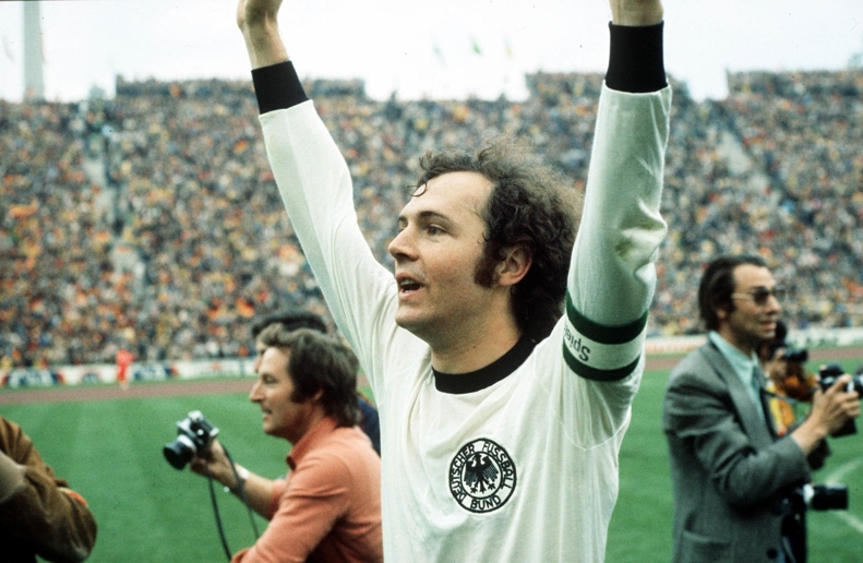 1976452