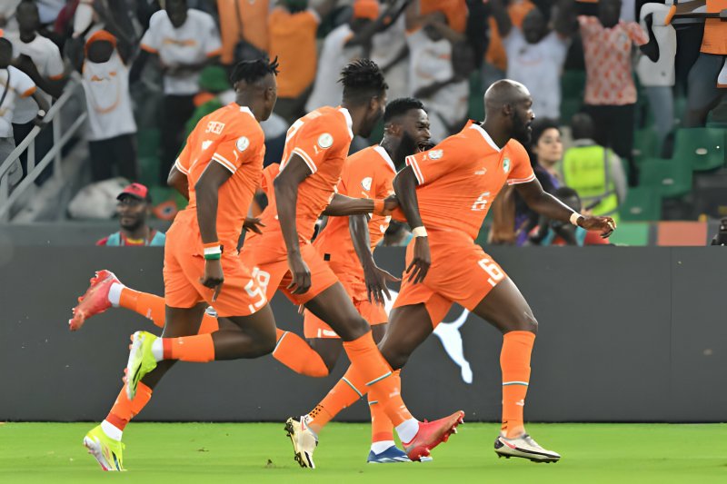 شعله جذابیت جام ملت های آفریقا کم کم بالا می‌رود / رکورد شکنی همبازی ر‌ونالدو در سوت آغاز جام آفریقا