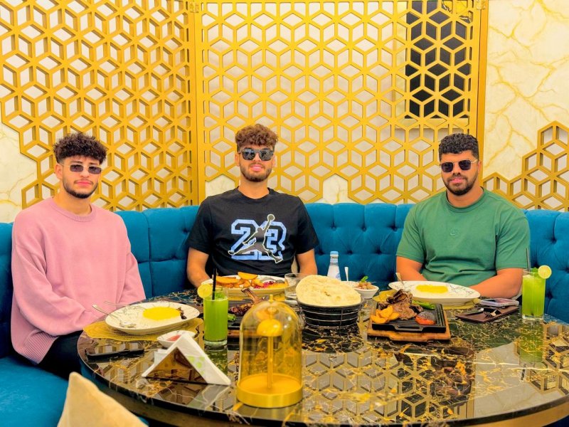 حزباوی و پسر مهدوی‌کیا دور از فضای جام (عکس)