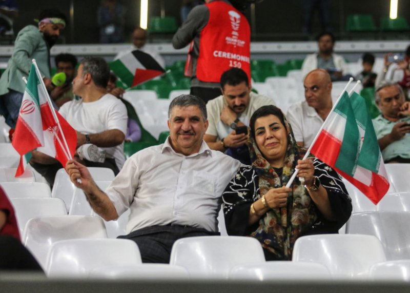 ایرانی‌ها خانوادگی به استادیوم رفتند (عکس)