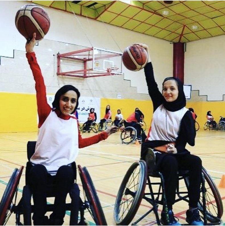 دختران بسکتبال با ویلچر پشت سد اعزام؛/ فلسفه ورزش معلولین را فراموش نکنیم 3