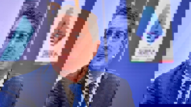 1980256
