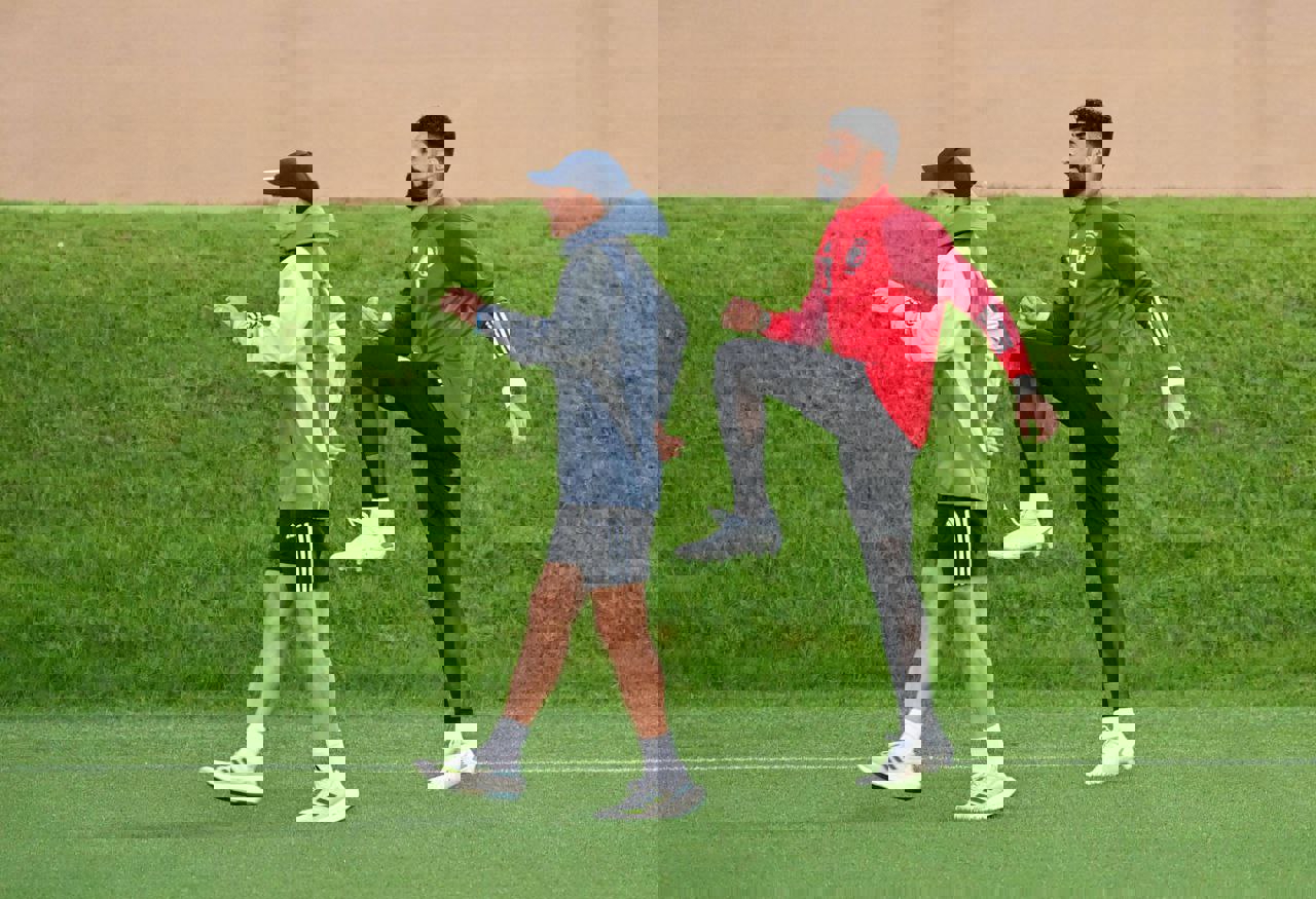 1980879