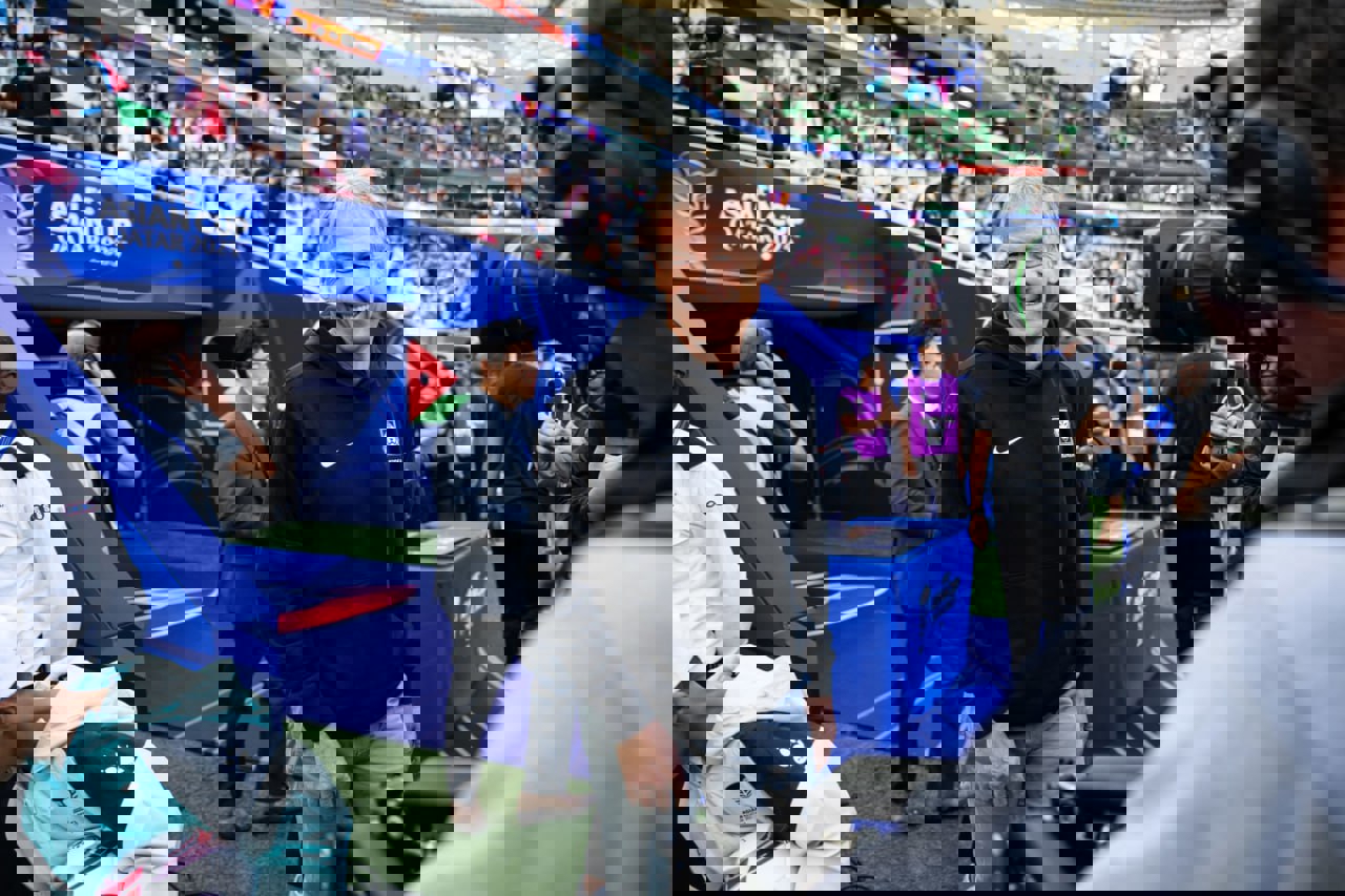 1980945