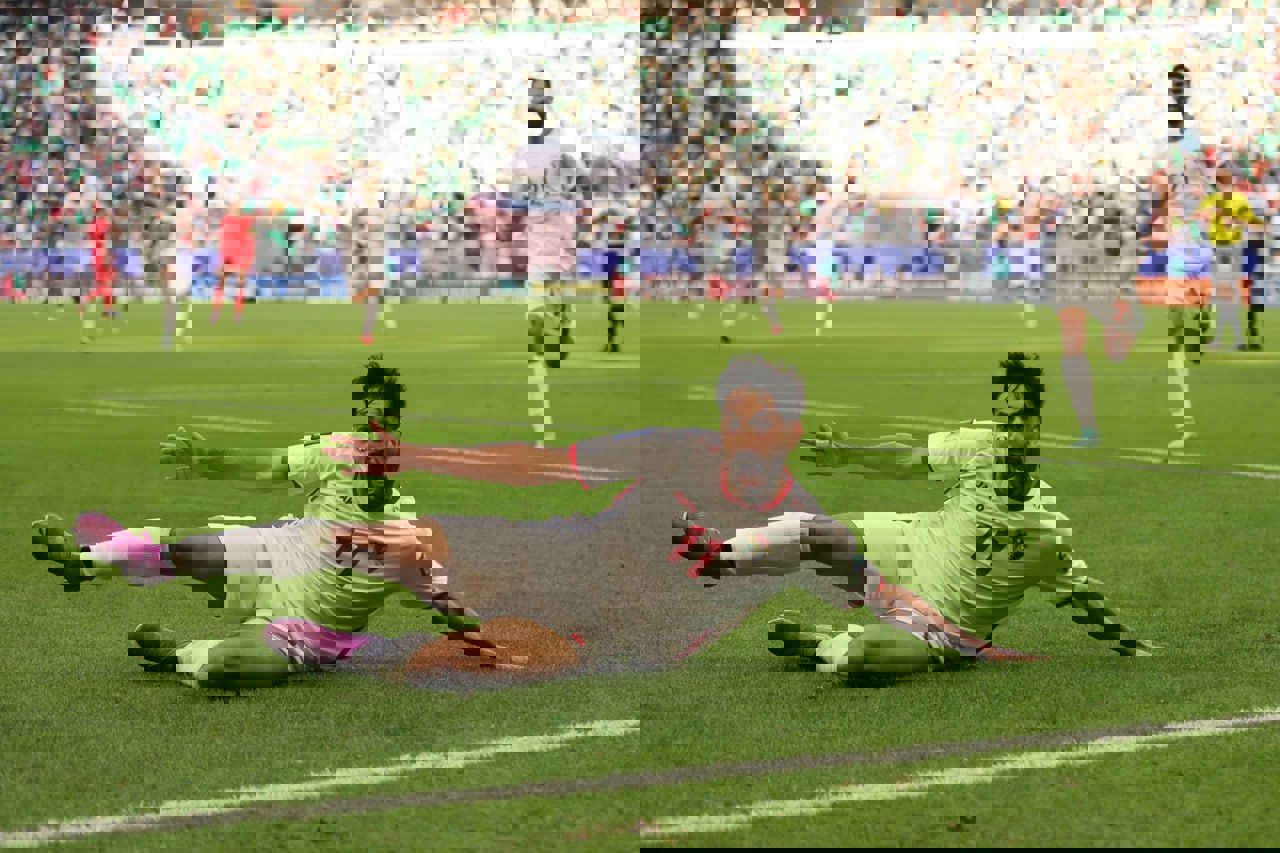 1980966