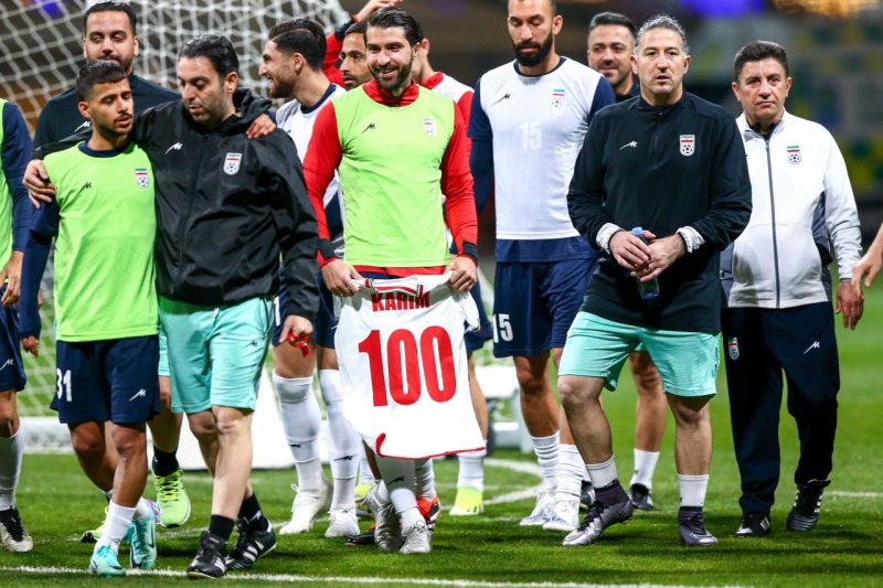 عکس دسته‌‌جمعی تیم ملی با پیراهن 100 (عکس) 