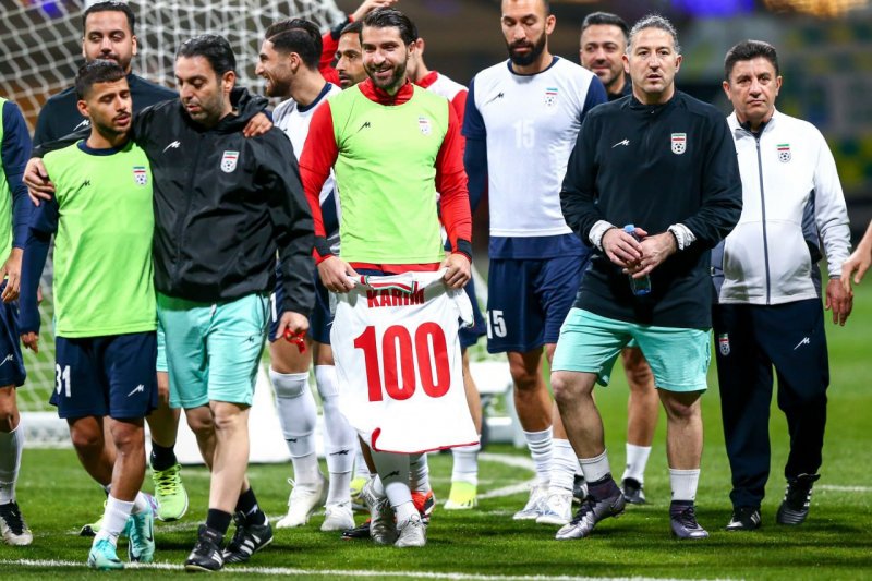 عکس دستهجمعی تیم ملی با پیراهن 100 (عکس) عکس دستهجمعی تیم ملی با پیراهن 100 (عکس)