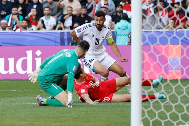 عراق 3 - 2 ویتنام: صدرنشینی عراق و ایمن حسین!