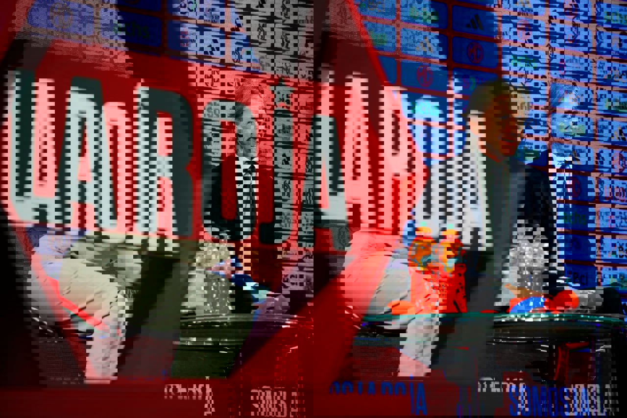 1983142