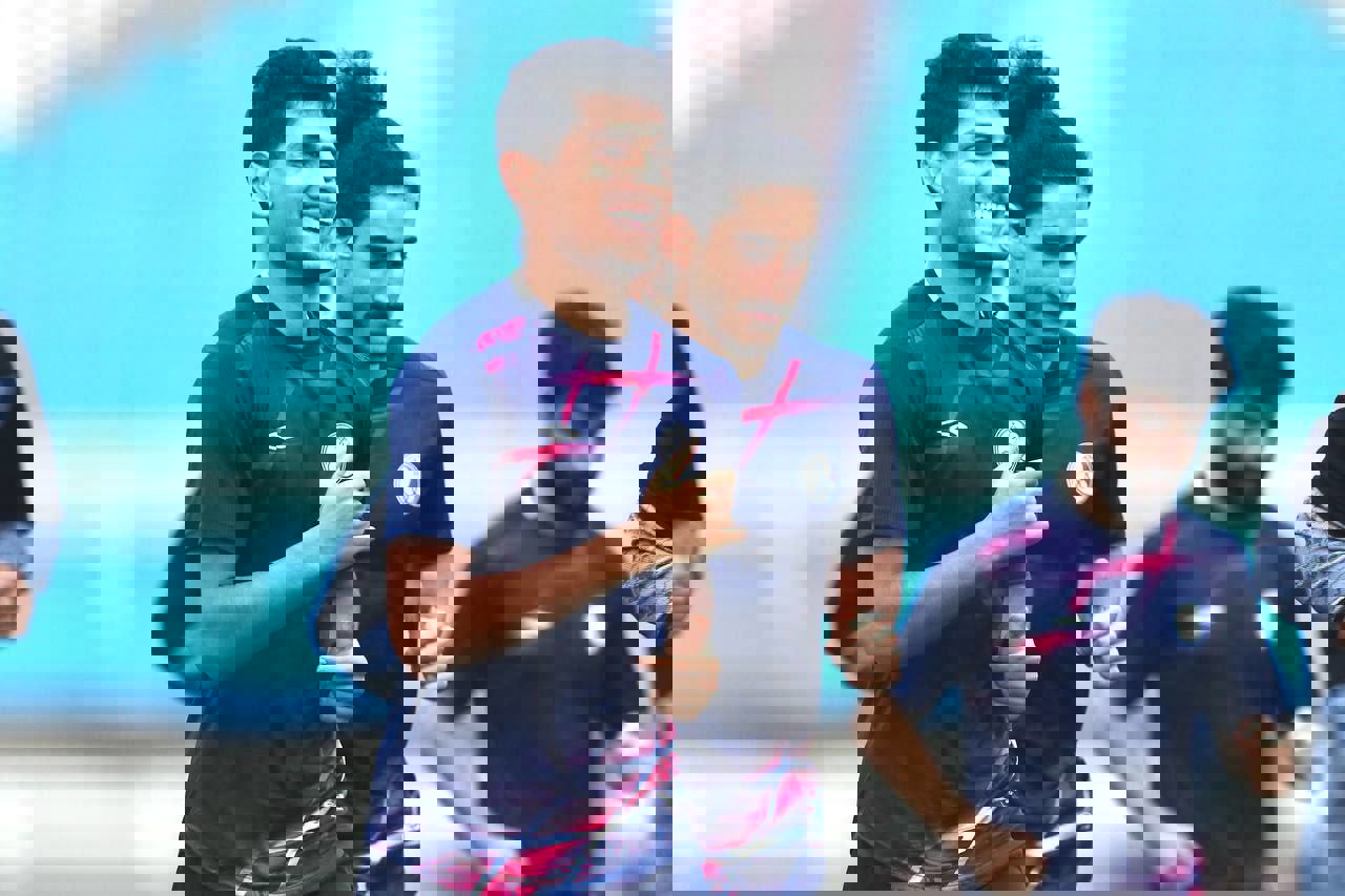 1983269