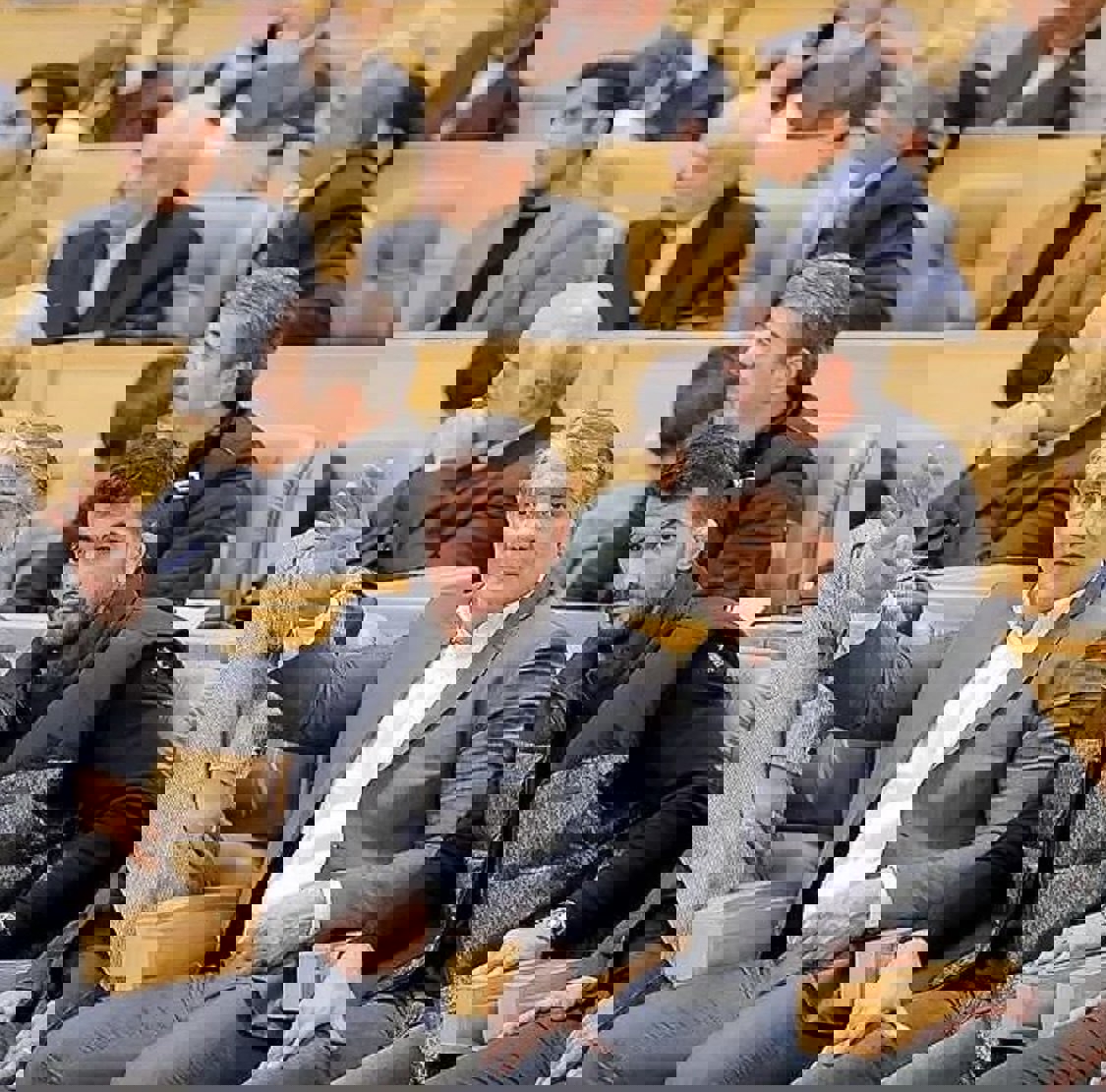 1983528