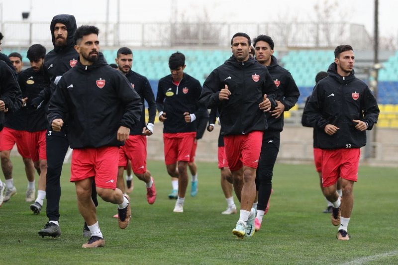 گزارش: بن بست در مسئله جذب هافبک در پرسپولیس 