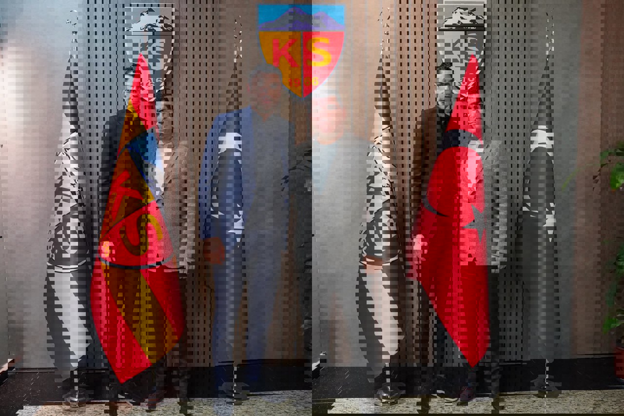1983743