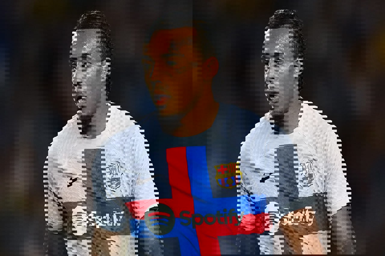 1983978