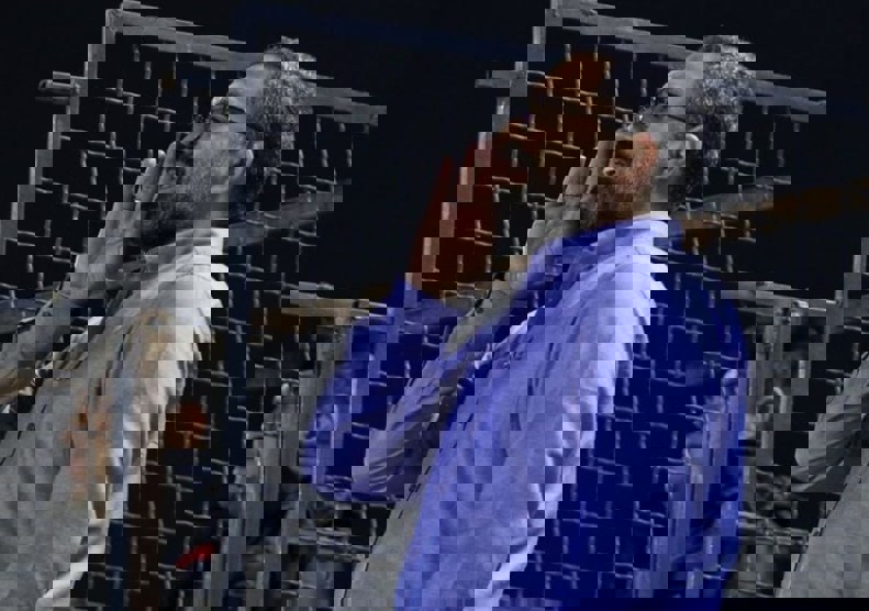 1985272