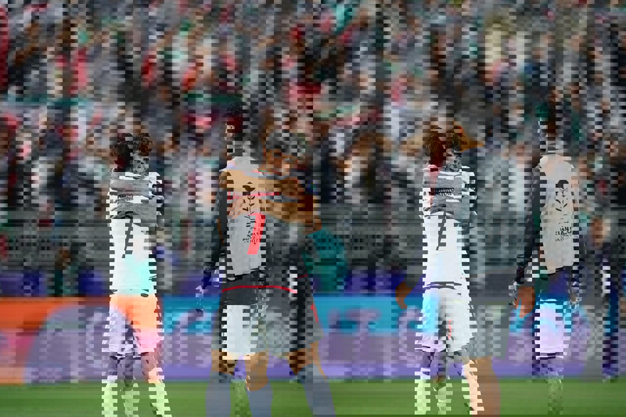1985933