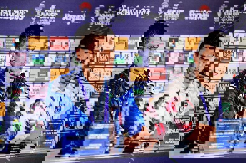 1986030