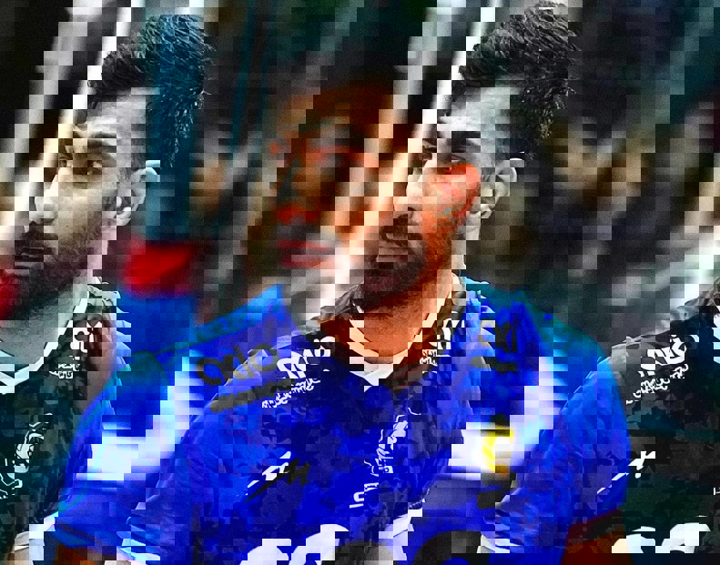 1986040