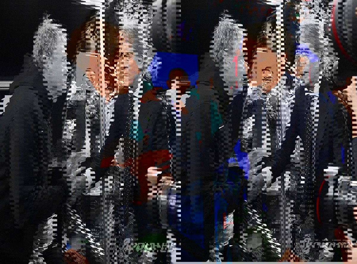 1986598