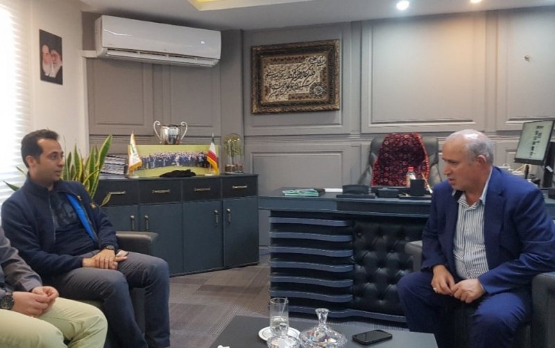دیدار داور بازنشسته جام ملت ها با تاج (عکس)