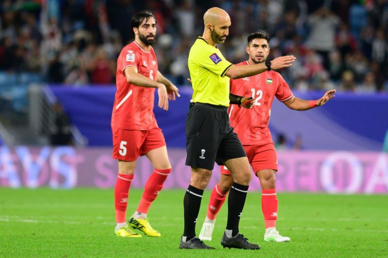 داور کم‌تجربه برای دیدار حساس ایران و قطر در نیمه نهایی جام ملت‌های آسیا 2023 قطر