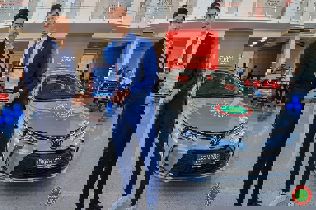 1987932