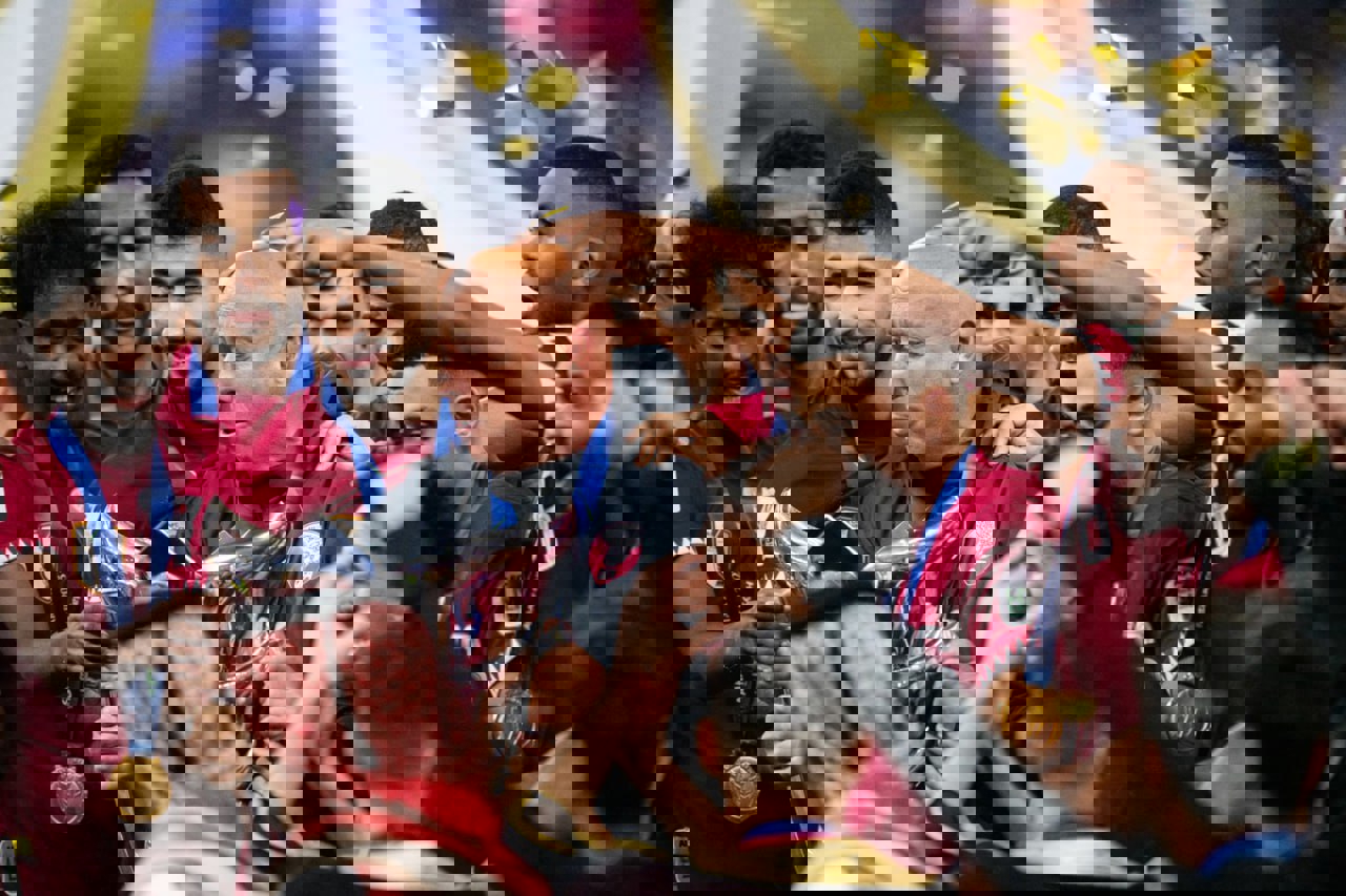 1989507