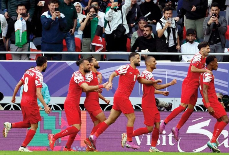 با حضور خانوادهها در اردو؛/ روحیه اردن برای قهرمانی به سقف چسبید!