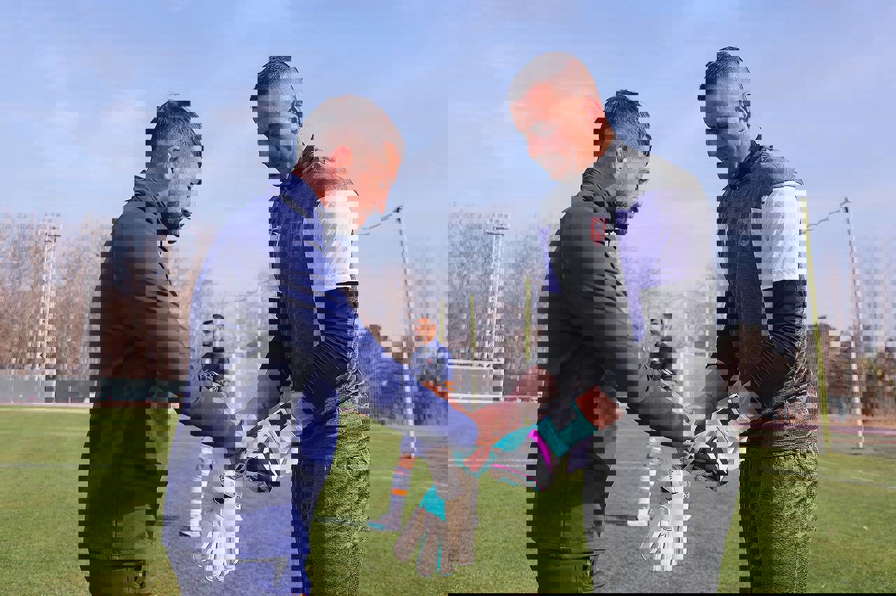 1989195