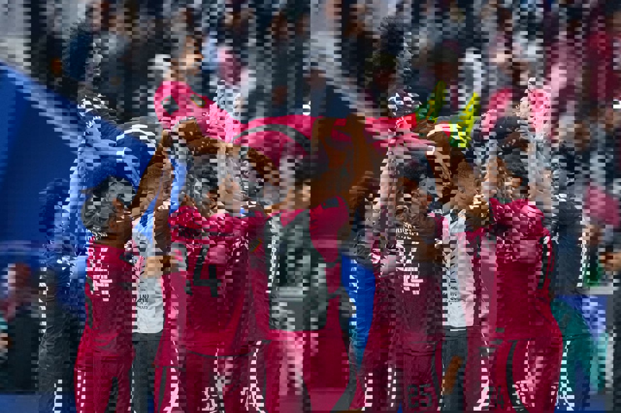 1989360