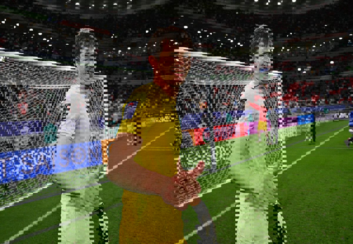 1989935