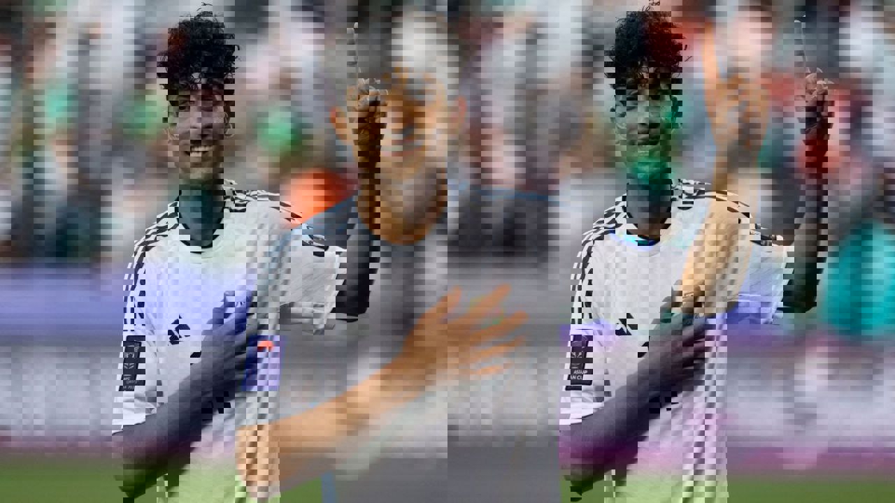1989932