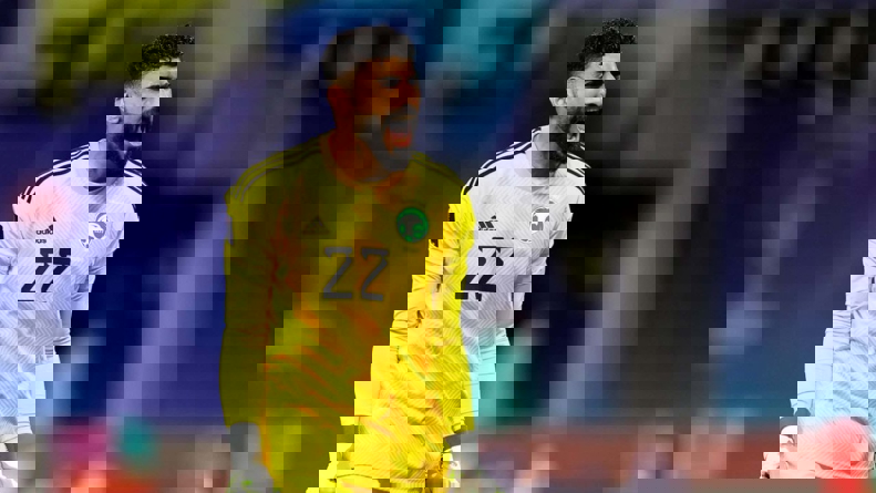 1989933