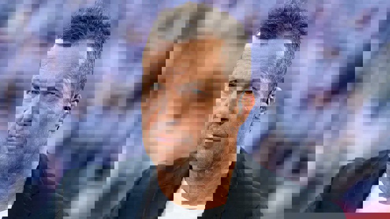 1989542