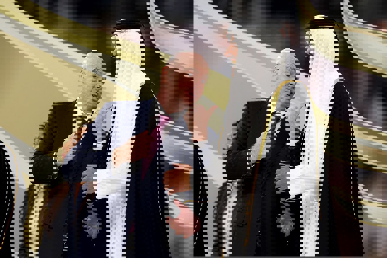 1989561