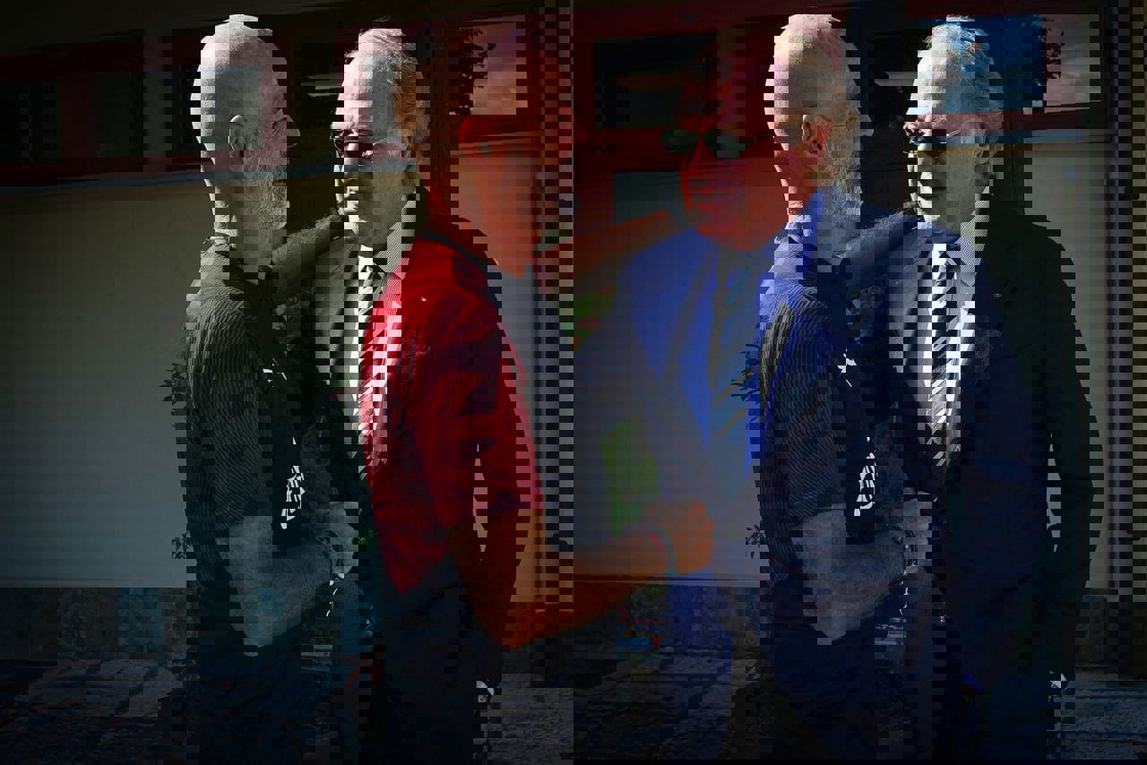 1990132