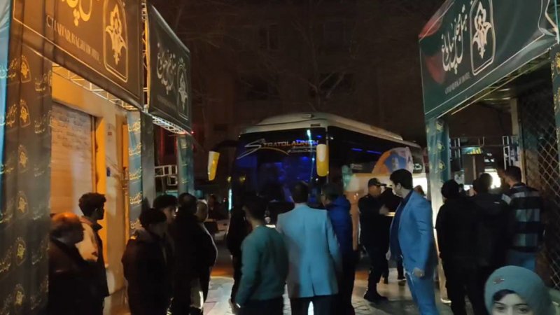 شعار سپاهانیها پای اتوبوس حریف: الهلال اسمع!