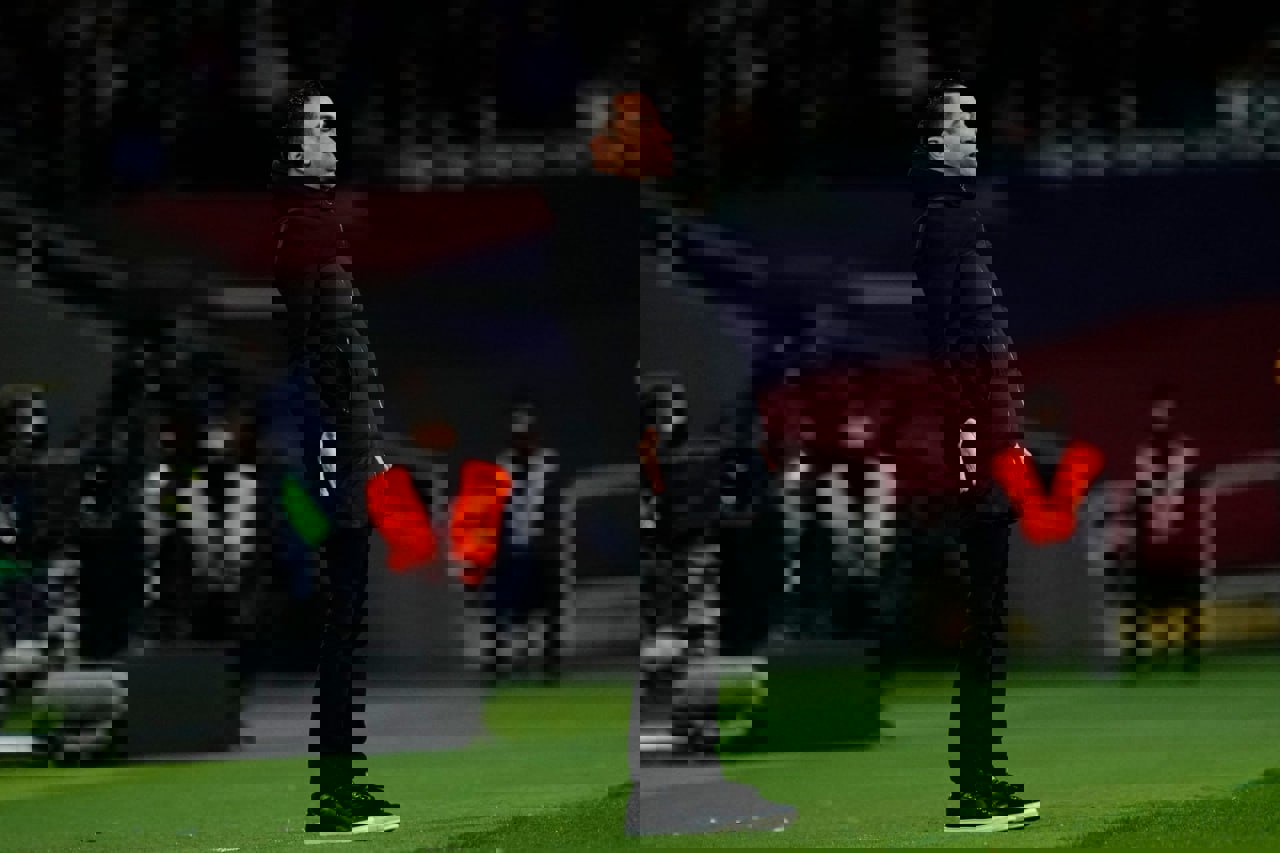 1990529
