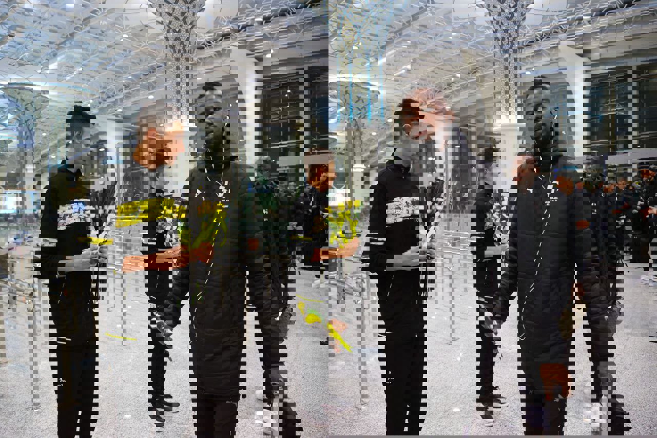 1990572