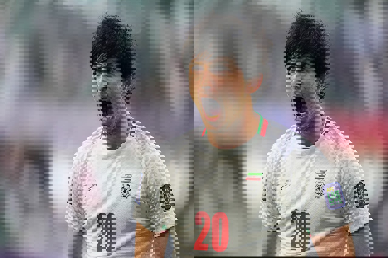 1990702