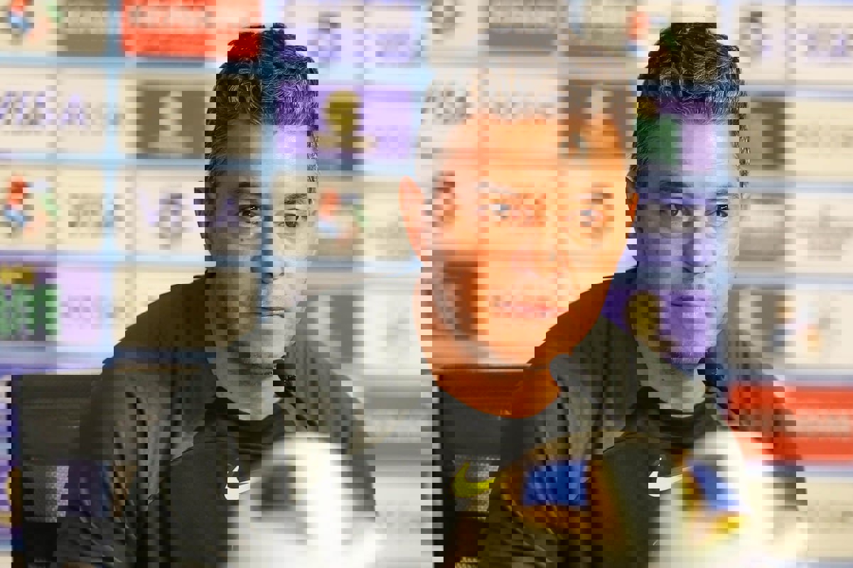 1990918