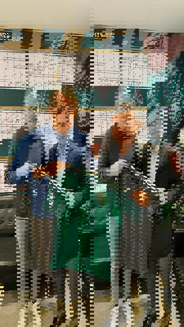 1993256