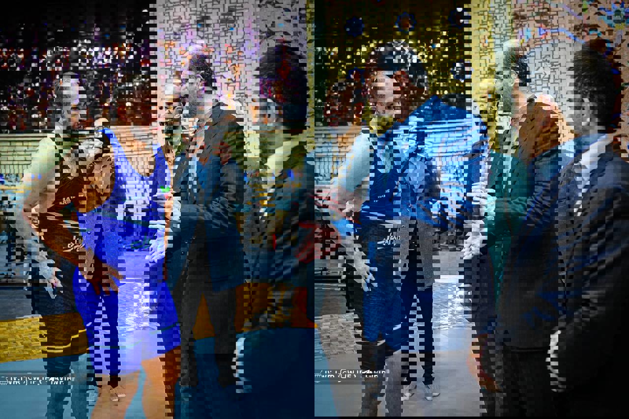 1993574