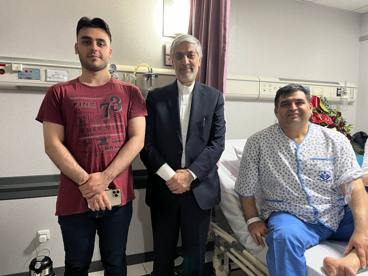 وزیر ورزش به عیادت اسطوره وزنه برداری رفت / اولین تصویر از حسین رضازاده در بیمارستان 2