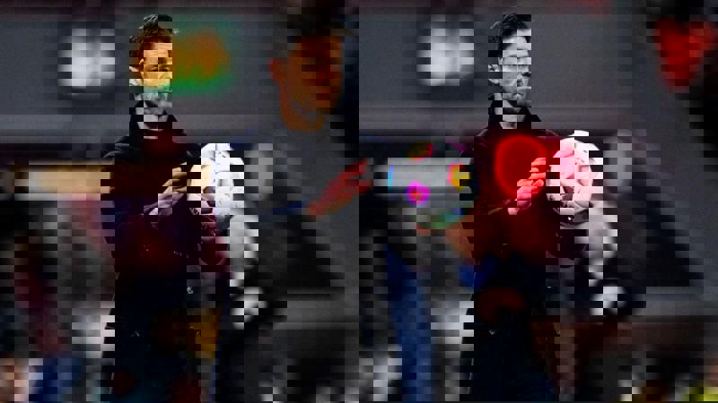 1995731