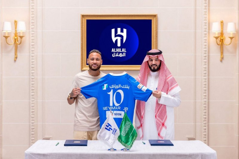 تایید مذاکرات الهلال با نیمار برای تمدید قرارداد / الهلال به نیمار: بمان ستاره، برزیل به دردت نمیخورد!