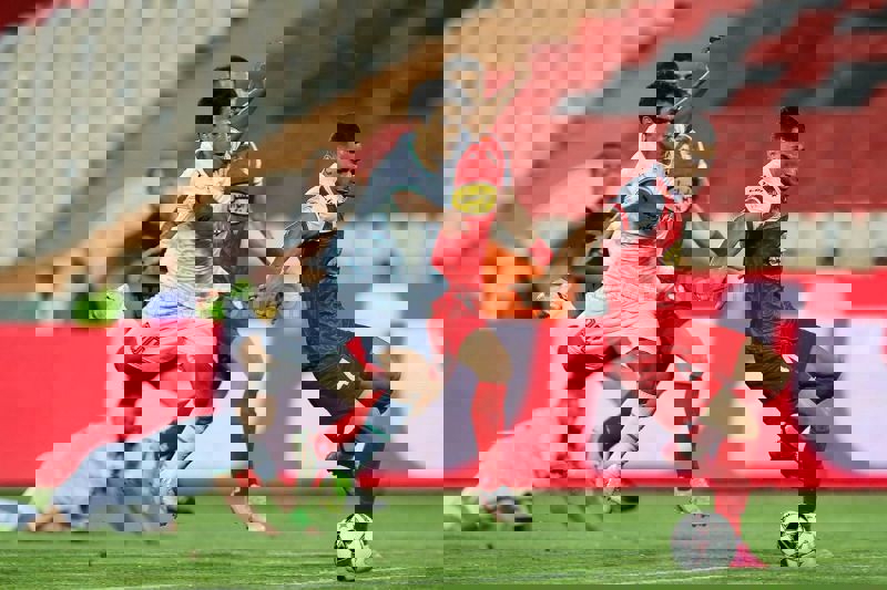 تهدید پرسپولیس به اصفهان: زمینی نمی رویم!