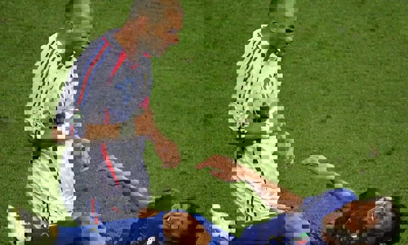 1995907