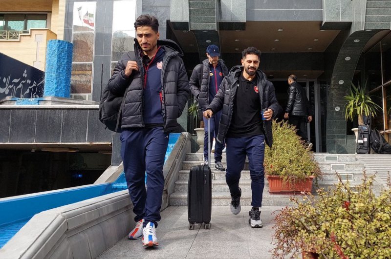 پرسپولیس با بدرقه هواداران راهی فولادشهر شد